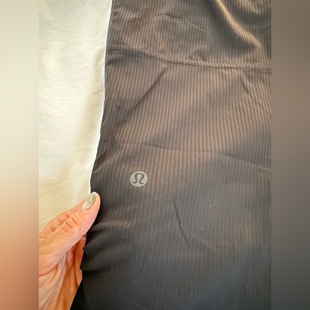 Lululemon Beyond the Studio Crop black stripe 2 - Picture 8 of 9